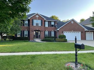 1017 Devonshire Dr N, Sycamore, IL 60178