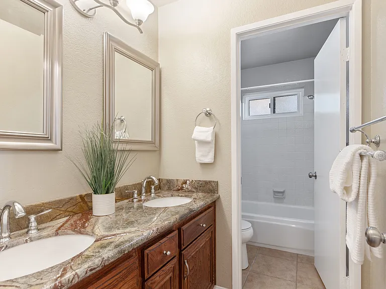 3332 Holloway St — Photo 22
