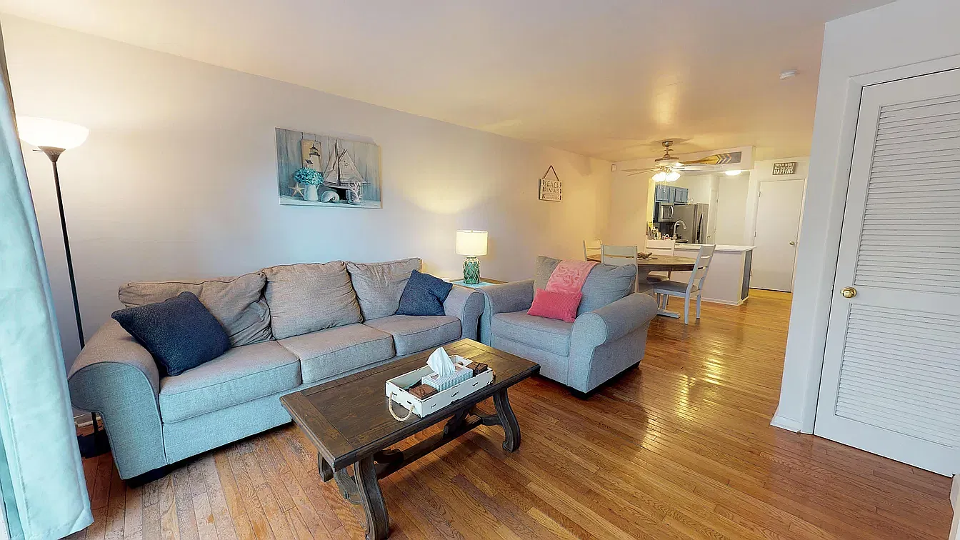 2 bed, 1.5 bath, 1082 sqft, $1,450 — Photo 3
