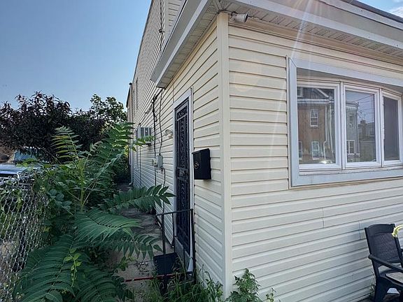 5th image of 2021 Plum St
