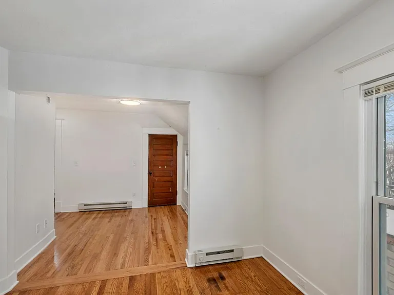 411 6th St NW #2 — Photo 7