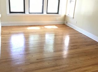 3236 W Balmoral Ave #1W, Chicago, IL 60625