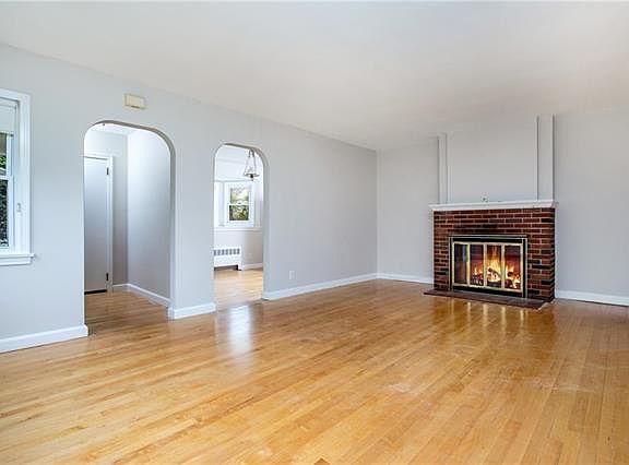 3rd image of 1726 Hanover St