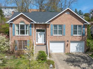 1456 Lakeland Ave, Morgantown, WV 26505