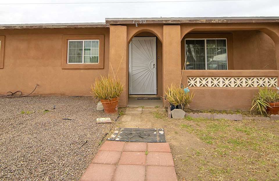 1st image of 1300 E La Mesa St