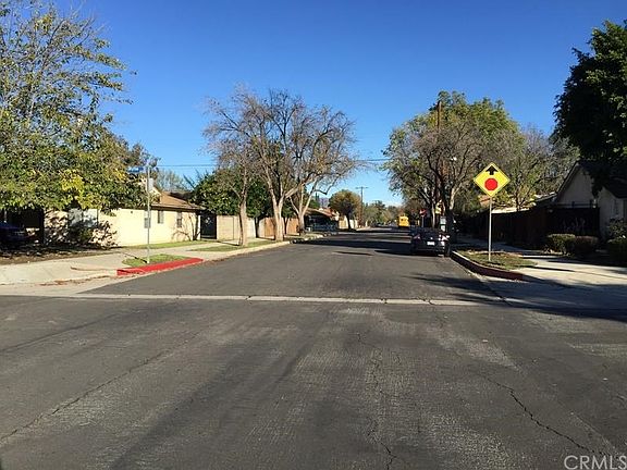 5th image of 17462 Blythe St