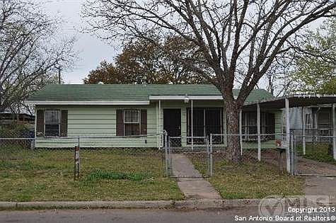 3rd image of 711 Yellow Wood Dr