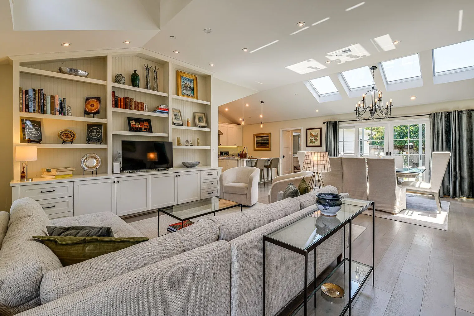 2 bed, 2.0 bath, 1517 sqft, $14,741 — Photo 3