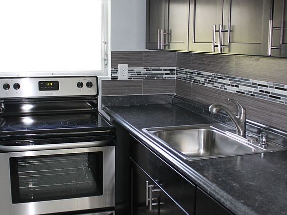 4th image of 1991 SE 10th St #4