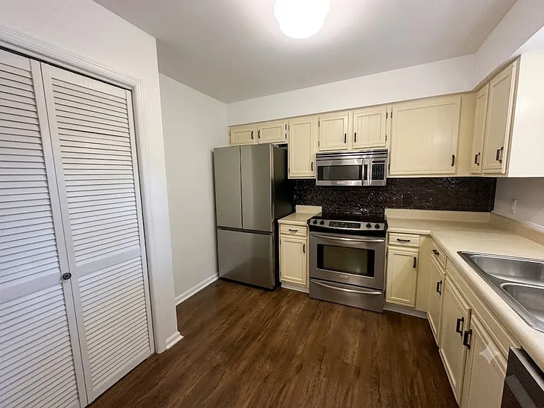 2505 Hermitage Rd #1740 — Photo 31