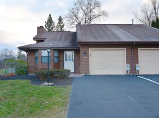 105 Meadowbrook Dr, Slingerlands, NY 12159