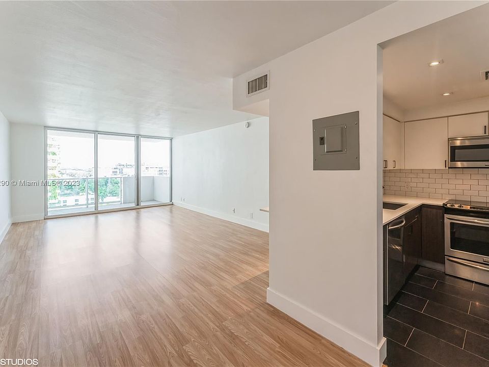 1st image of 1200 West Ave APT 1017