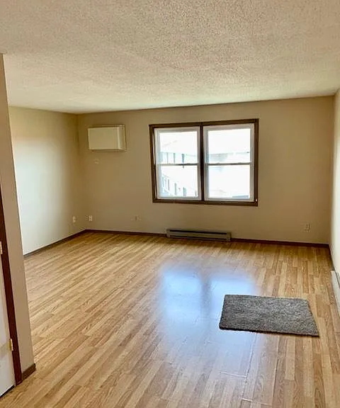 1138 Imperial Cir #8 — Photo 3