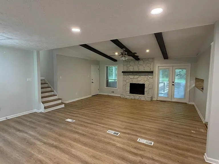 2532 Hidden Hills Dr — Photo 2