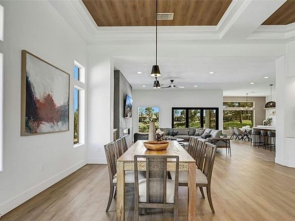 5th image of 9213 Villa Ridge Dr