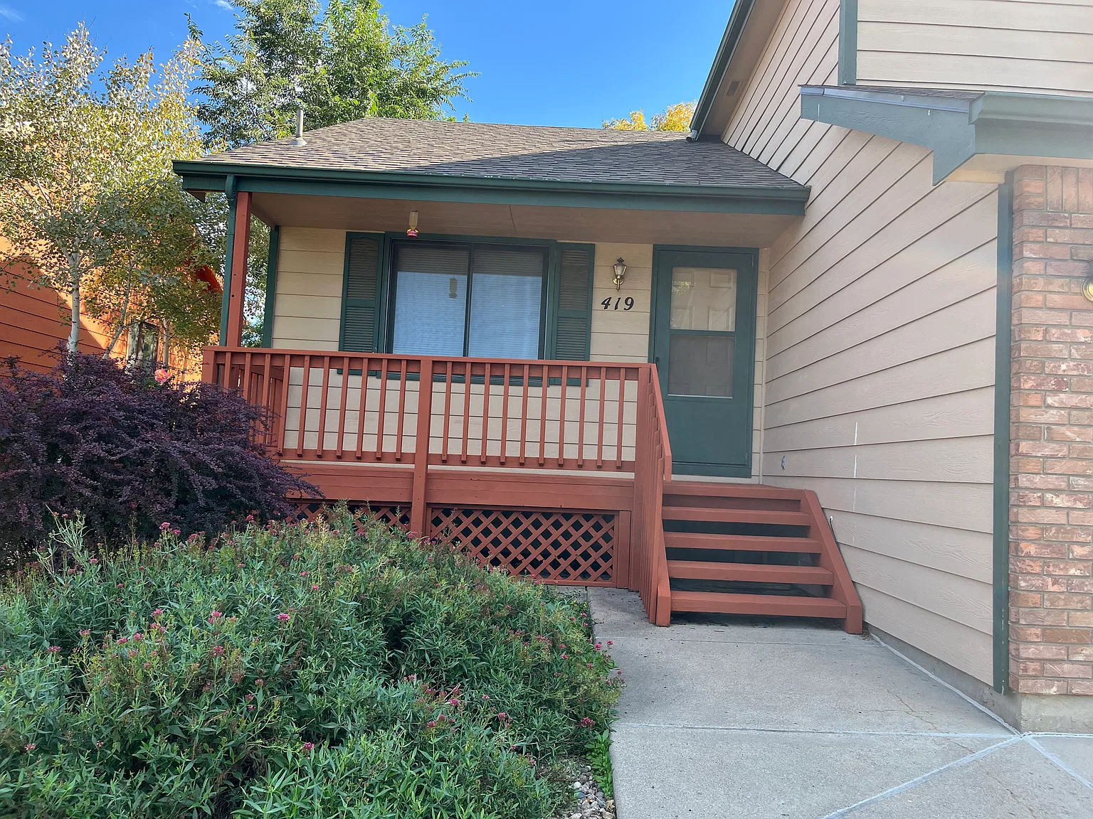 4 bed, 2133 sqft, $2,600 — Photo 2