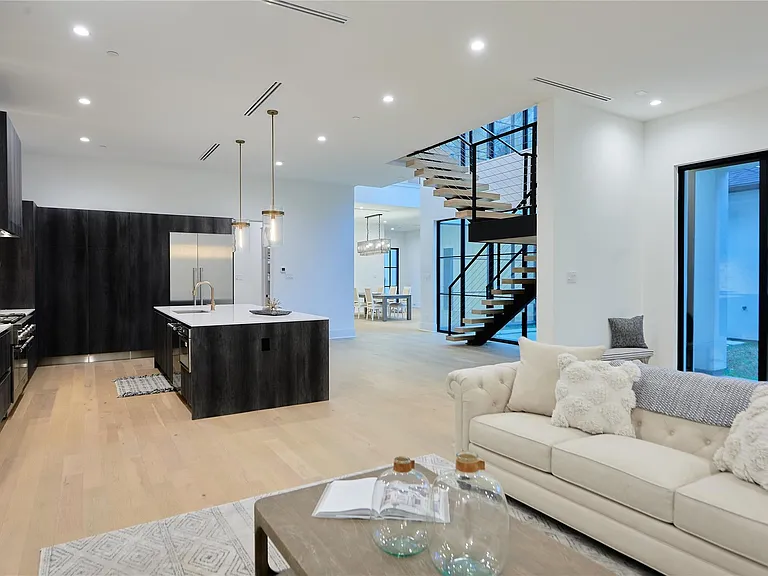 8926 Croes Dr — Photo 10
