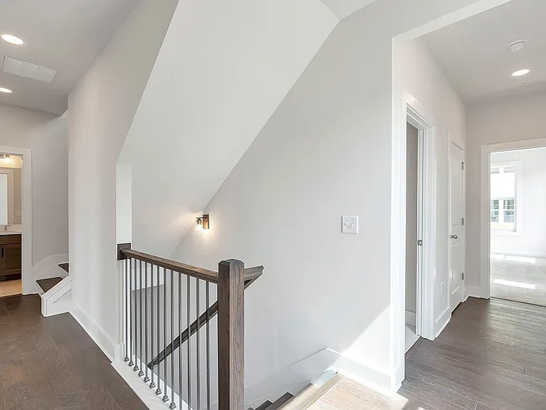 1258 Winterhaven Dr — Photo 16