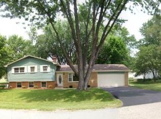 1422 Bayview Ln, McHenry, IL 60051