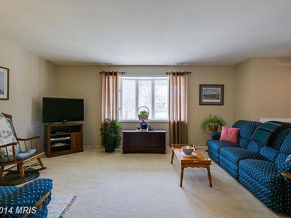 5th image of 4799 Arlington Dr