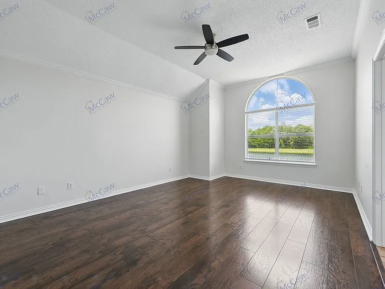 544 Layton Dr — Photo 15