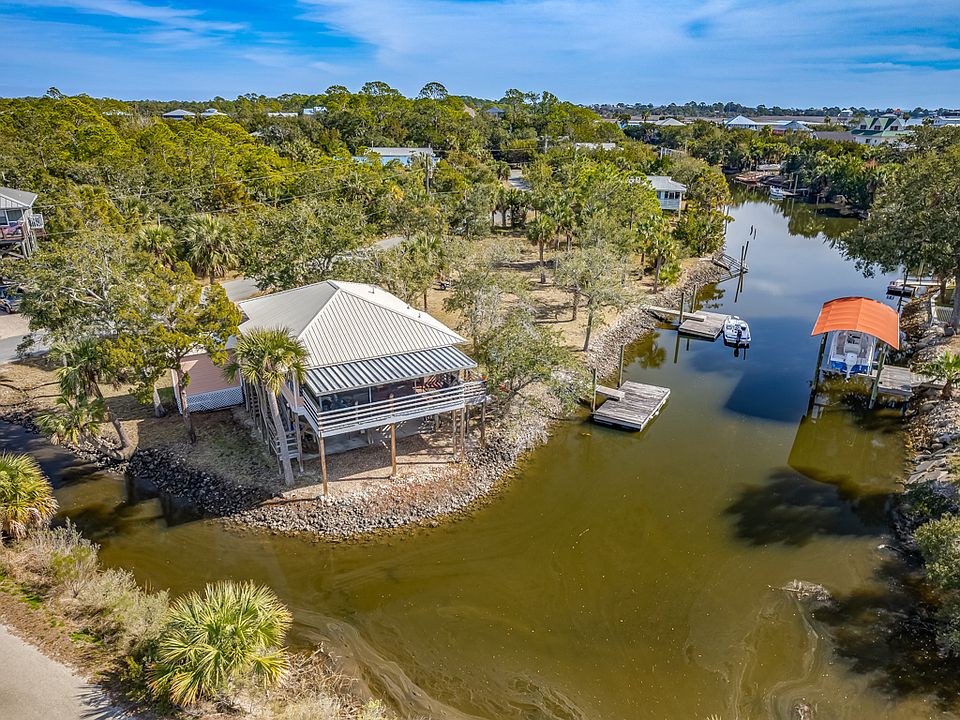1st image of 4 Oyster Bay Dr