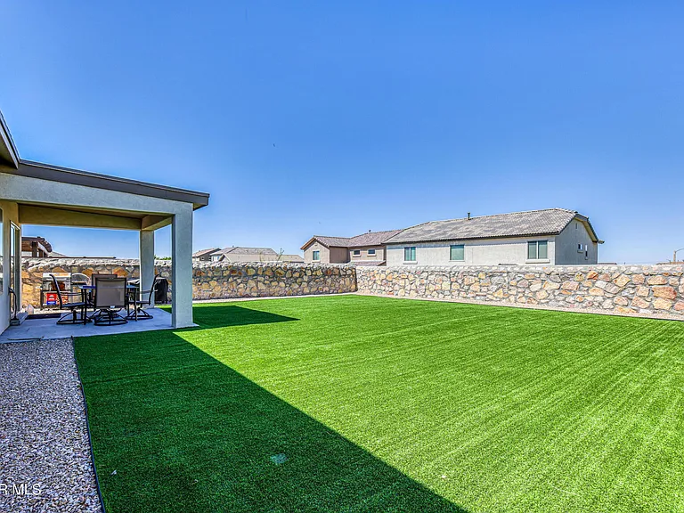 2245 Small Mountain Pl — Photo 23