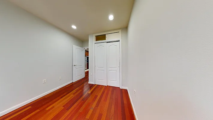 Rented by Bond New York | media 10