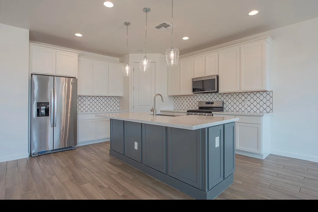 Building Photo - 13411 W Lariat Ln
