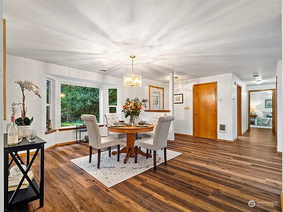 5th image of 13717 99th Avenue Ct NW