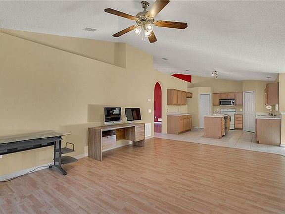3rd image of 209 Pleasant Gardens Dr