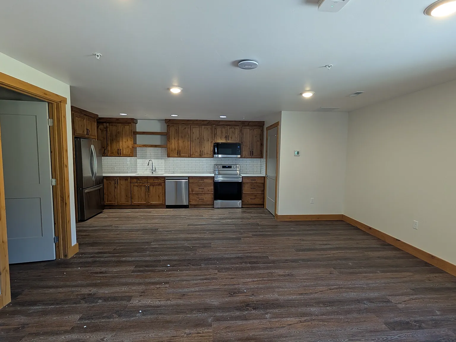 2 bed, 1115 sqft, $2,500 — Photo 2
