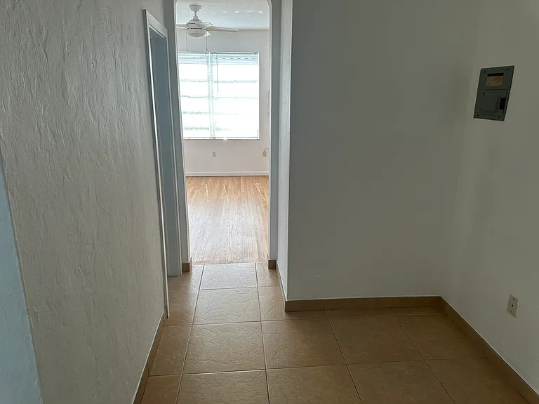 955 Euclid Ave — Photo 9