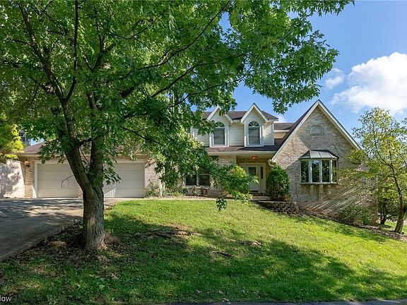 2nd image of 1704 Lakewood Cir