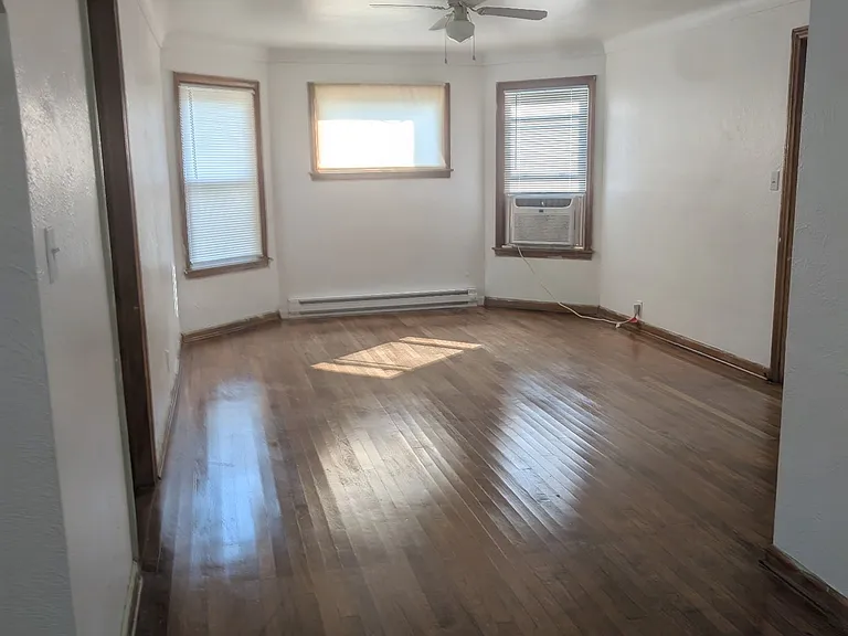 1951 N Summit St — Photo 10