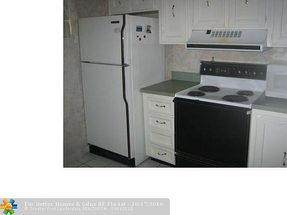 4th image of 2450 NE 15th Ave APT 102