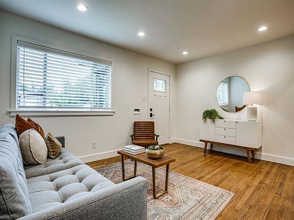 4th image of 733 Dranguet Cir
