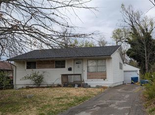 213 Grampian Rd, Saint Louis, MO 63137