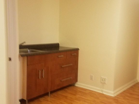 3rd image of 632 Newfield Ave