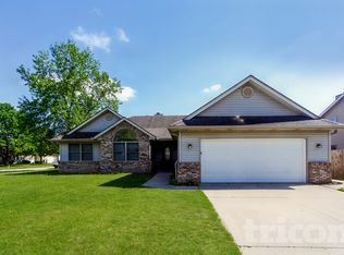 2289 Broadmoor Ln, Columbus, IN 47203
