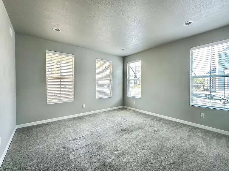 5042 W Willow Way — Photo 19