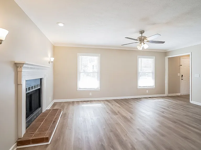 5428 Village Way — Photo 6