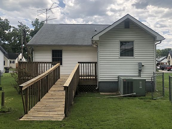 2nd image of 114 W McKnight Dr