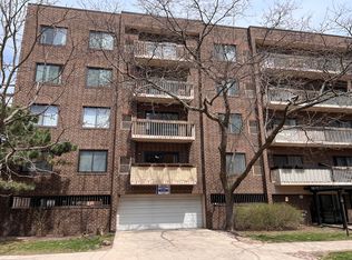 6102 N Sheridan Rd APT 201, Chicago, IL 60660