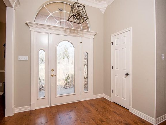 4th image of 5812 Long Dr