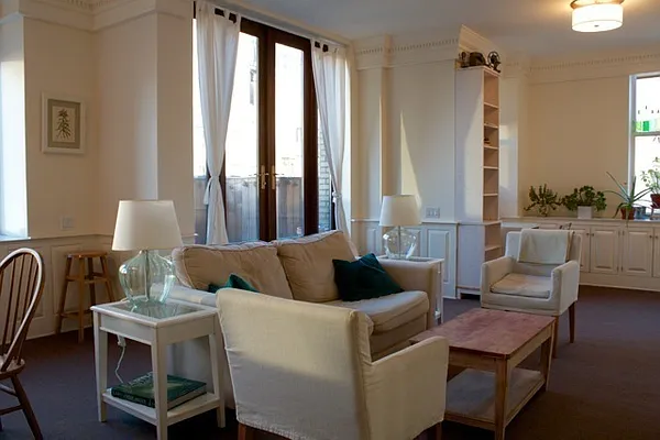 Rented by Luxury Property Group | media 23