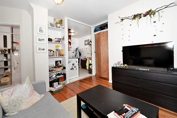 Rented by J Misrahi Realty Corp | media 22