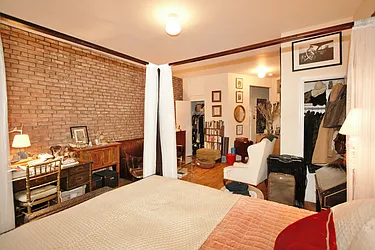 Rented by R New York