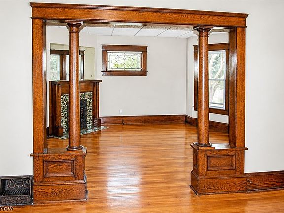 5th image of 2070 W 100th St