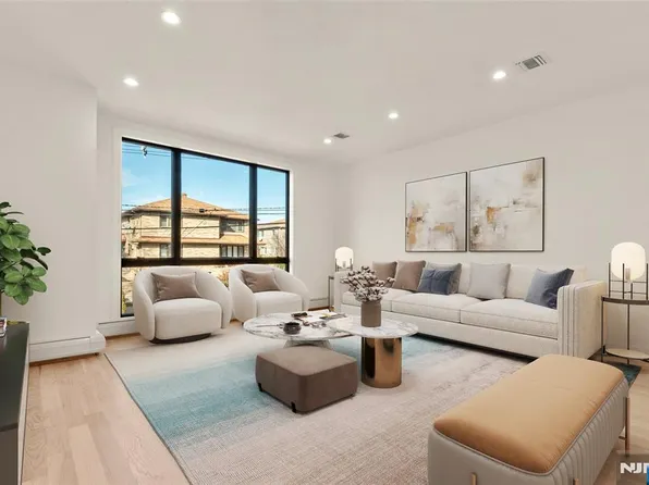 230 8th St #A, Palisades Park, NJ 07650